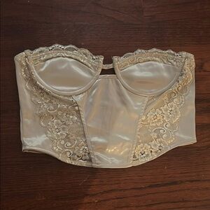 Elegant Cream Lace Bustier